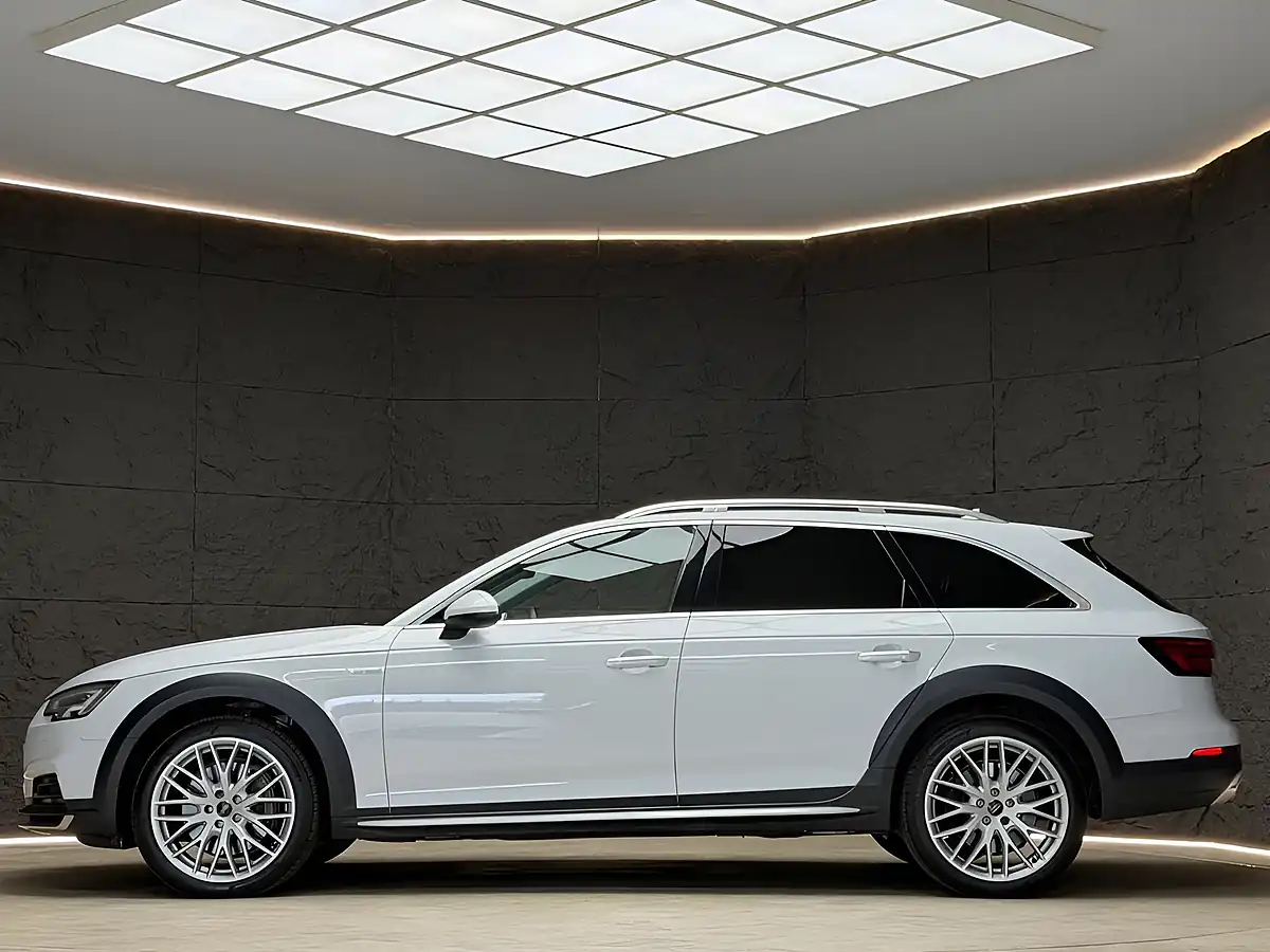 Used 2018 Audi A4 Allroad Sport White - Interior and Exterior details 5