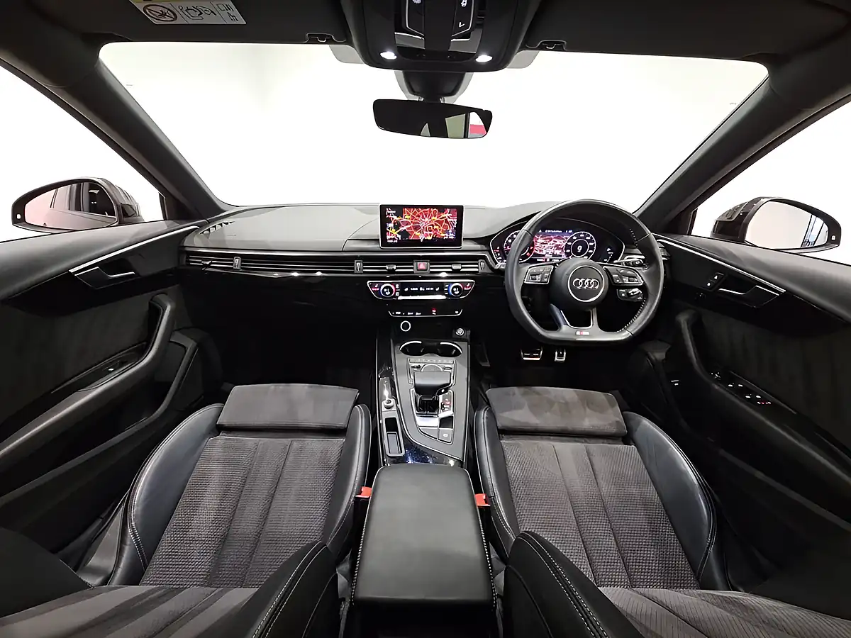 Used 2018 Audi A4 Avant Black Edition Black - Interior and Exterior details 4