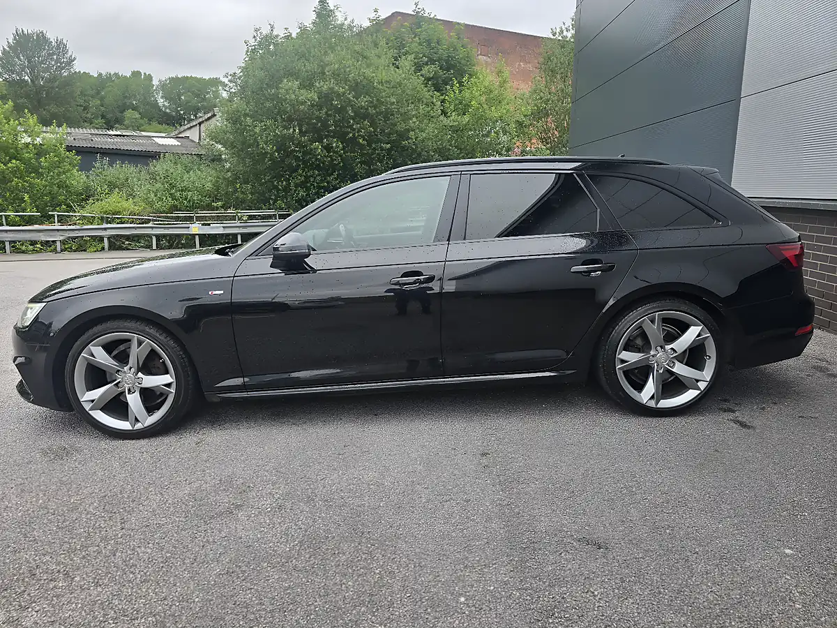 Used 2018 Audi A4 Avant Black Edition Black - Interior and Exterior details 4