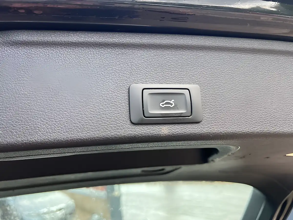 Used 2018 Audi A4 Avant S Line Black - Interior and Exterior details 15