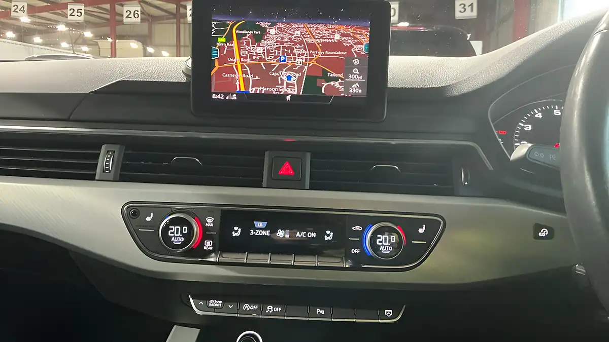 Used 2018 Audi A4 Avant Sport White - Interior and Exterior details 10