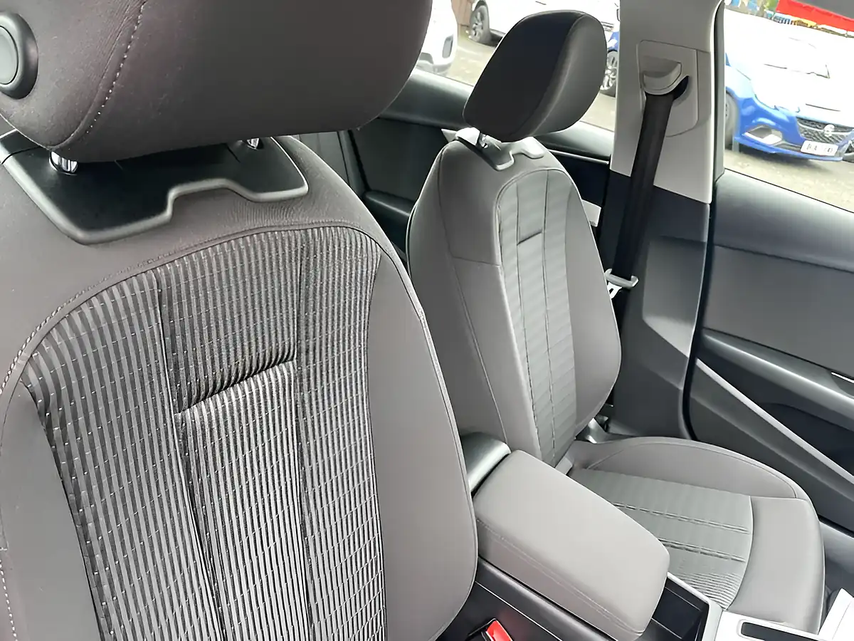 Used 2018 Audi A4 Se Black - Interior and Exterior details 11