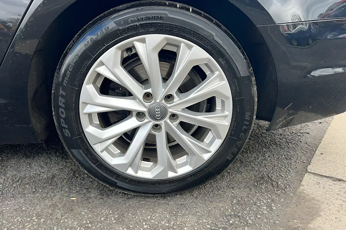 Used 2018 Audi A4 Ultra Se Black - Interior and Exterior details 11