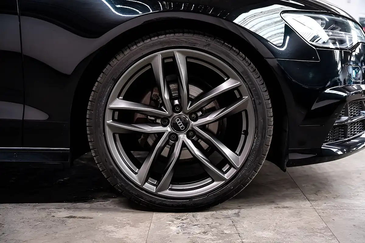 Used 2018 Audi A6 Avant Black Edition Black - Interior and Exterior details 18