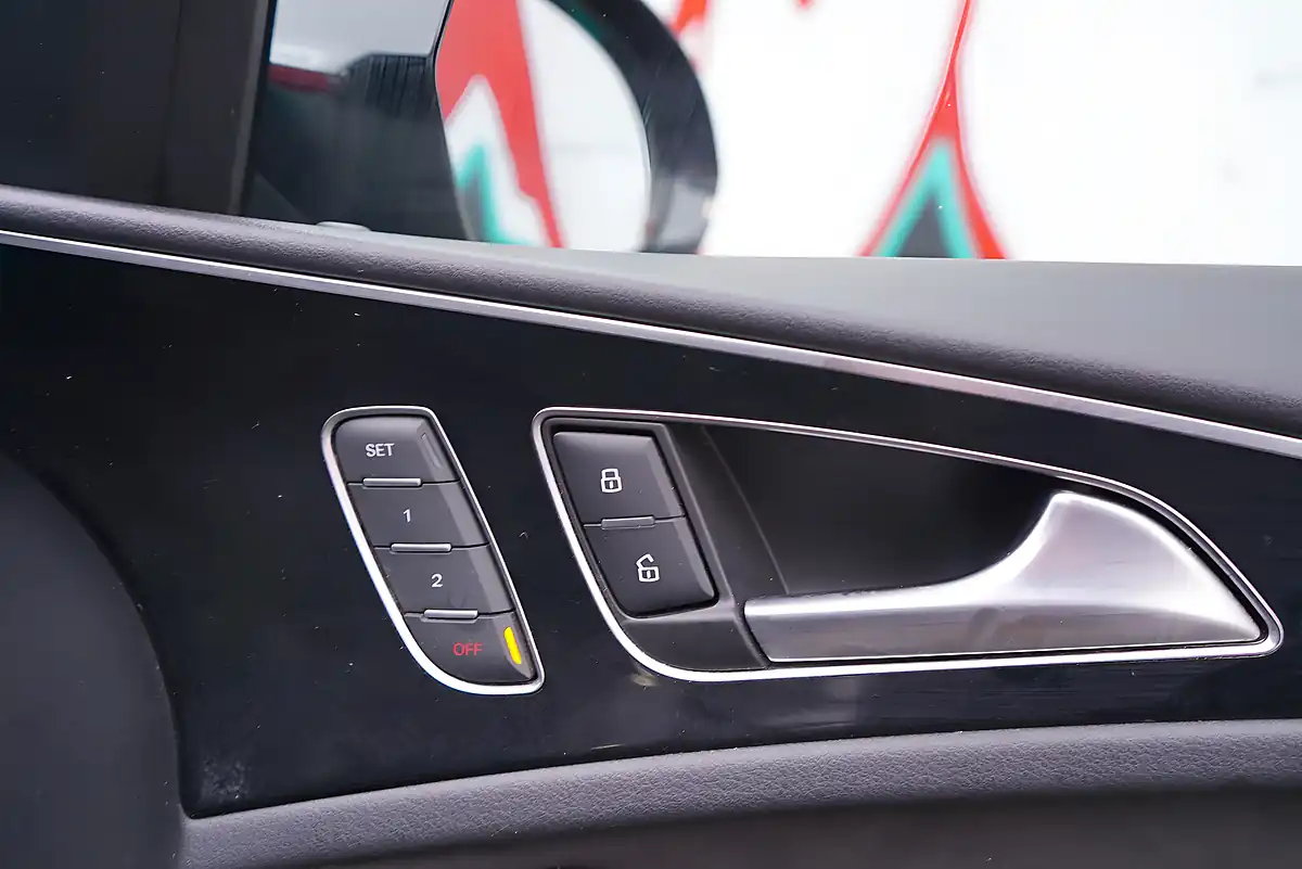 Used 2018 Audi A6 Avant Black Edition Moonlight Blue - Interior and Exterior details 13