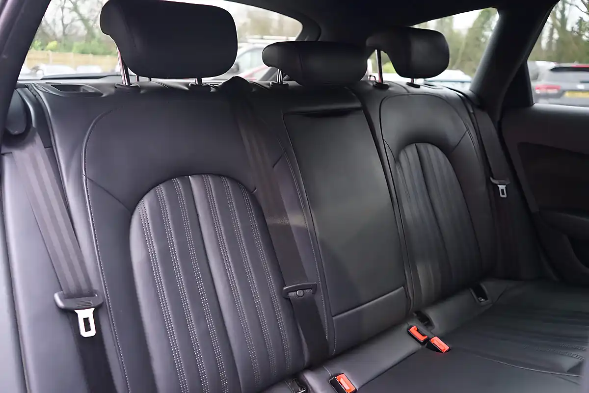 Used 2018 Audi A6 Avant Black Edition Moonlight Blue - Interior and Exterior details 16