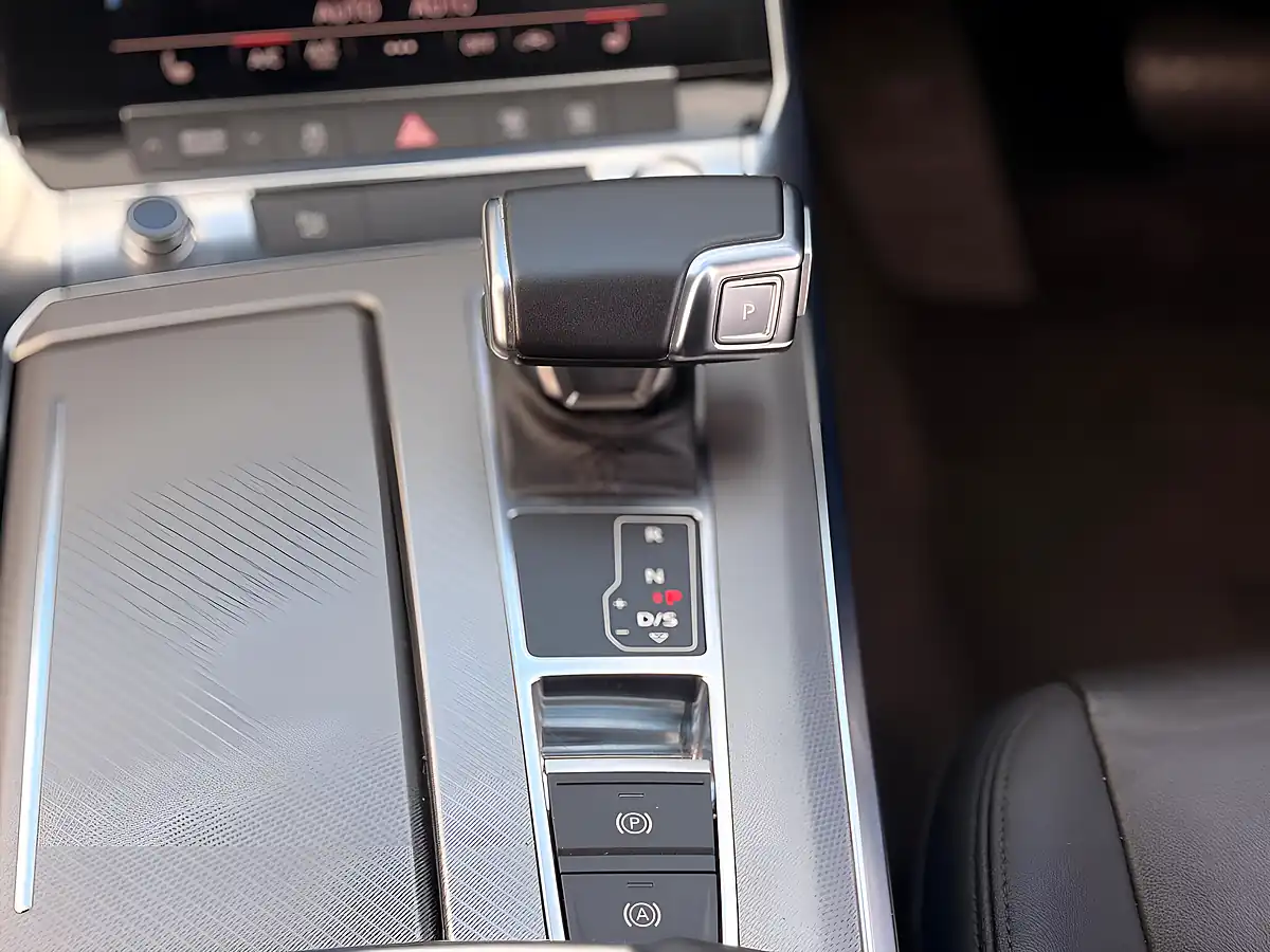 Used 2018 Audi A6 Saloon Sport Blue - Interior and Exterior details 16