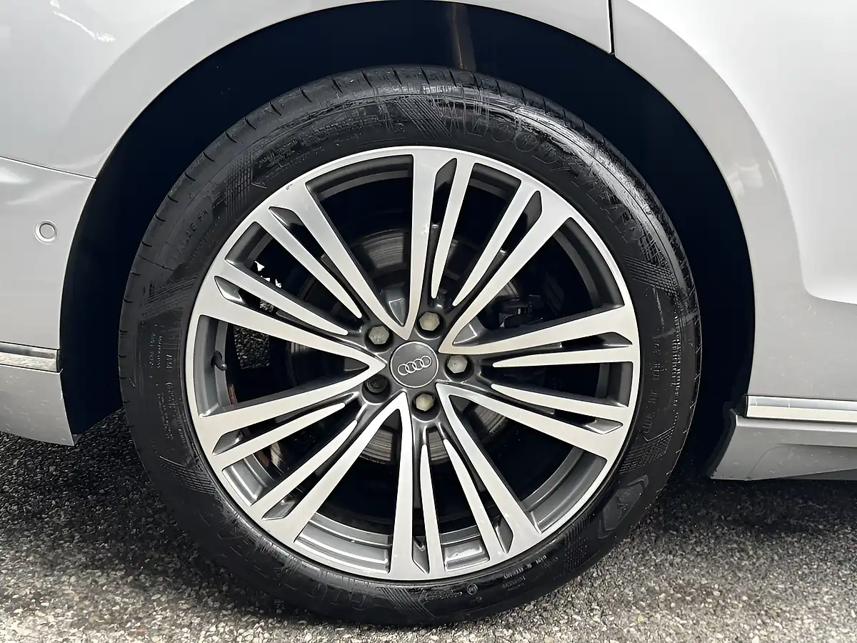 Used 2018 Audi A8 Quattro Silver - Interior and Exterior details 12