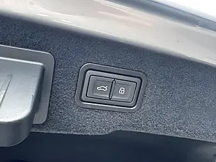Used 2018 Audi A8 Quattro Silver - Interior and Exterior details 19
