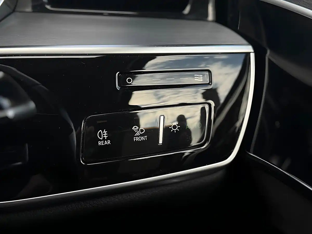 Used 2018 Audi A8 S Line Blue - Interior and Exterior details 13