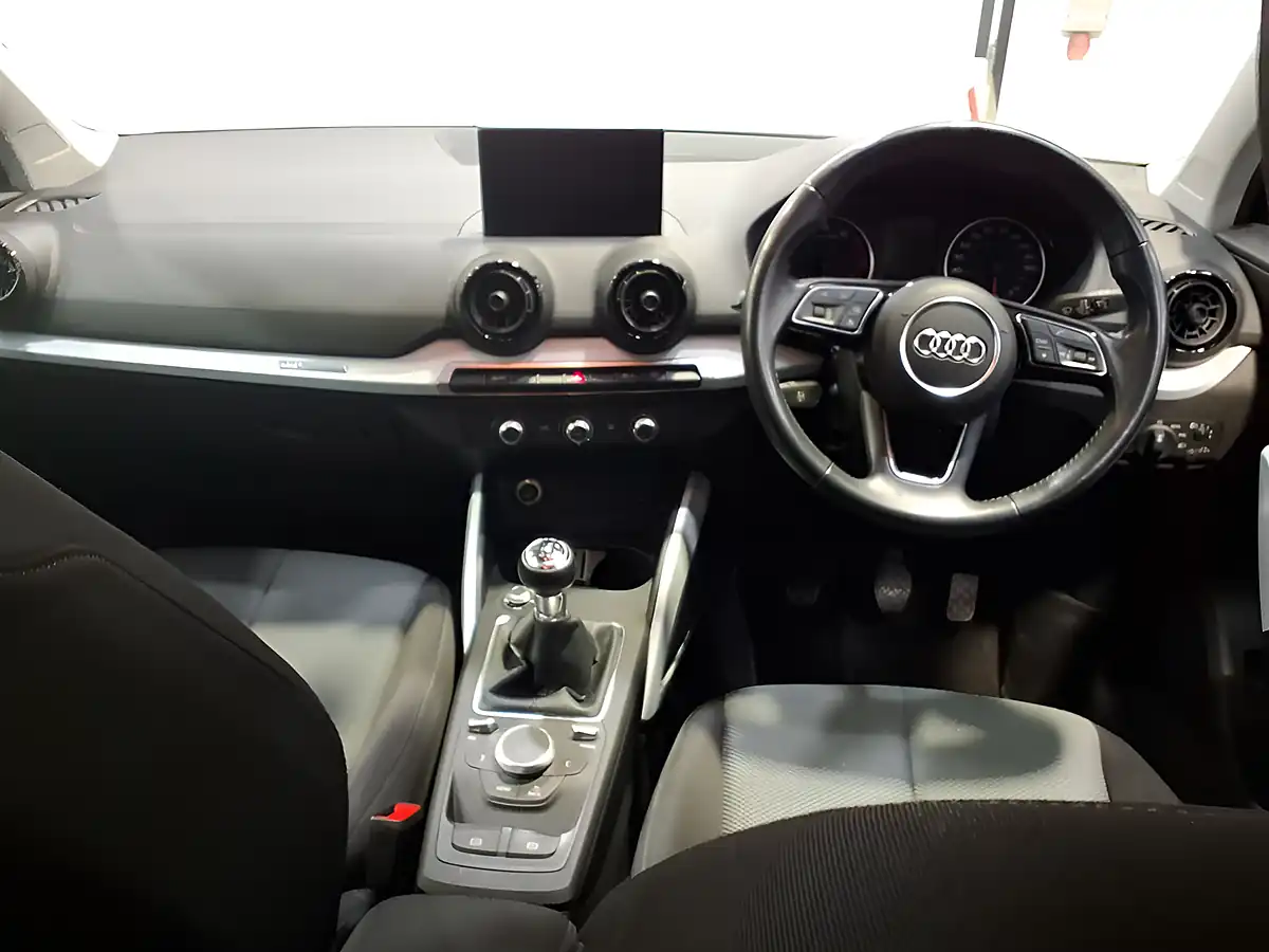 Used 2018 Audi Q2 Se Blue - Interior and Exterior details 6