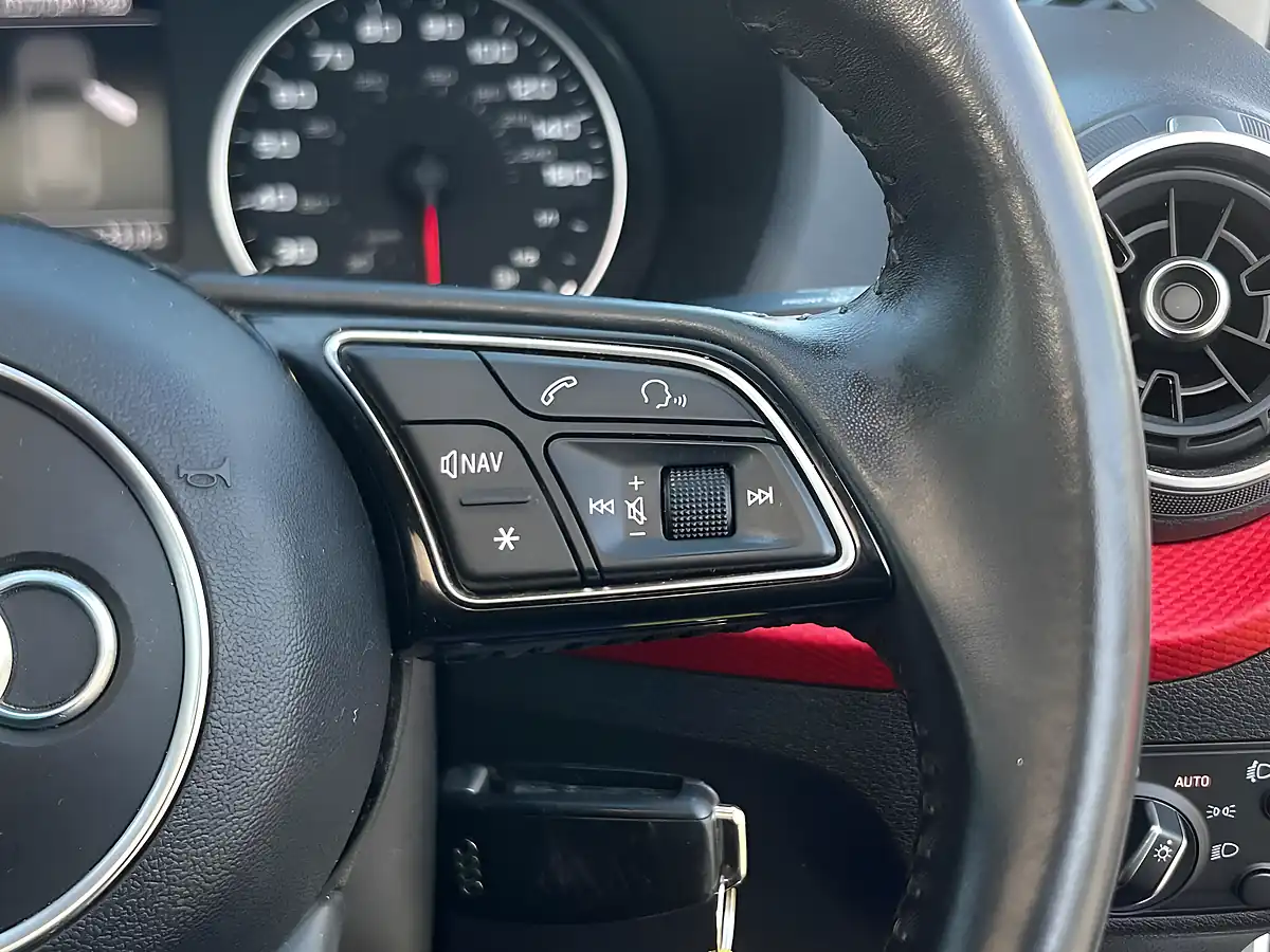 Used 2018 Audi Q2 Sport White - Interior and Exterior details 14