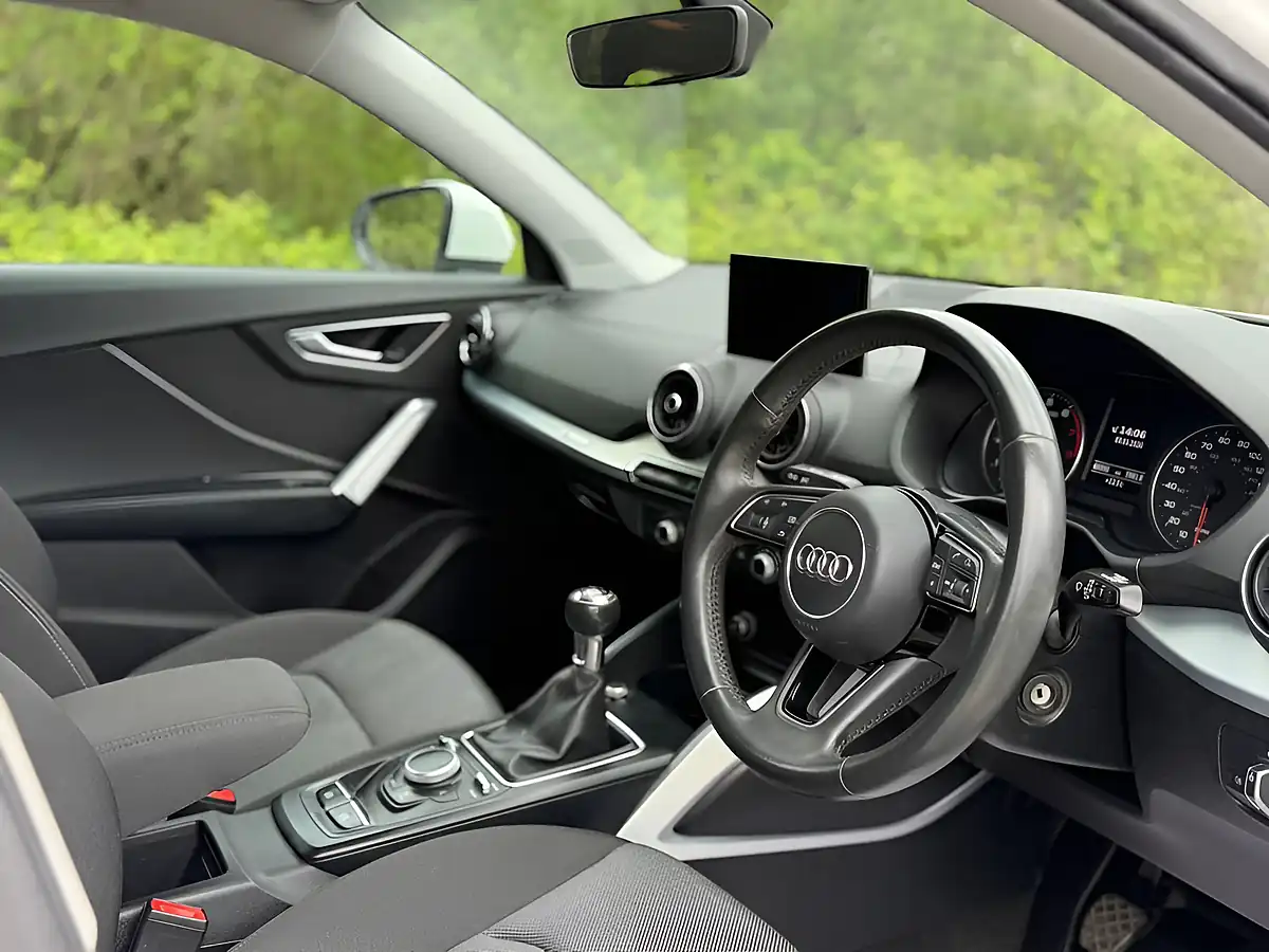 Used 2018 Audi Q2 Sport White - Interior and Exterior details 4