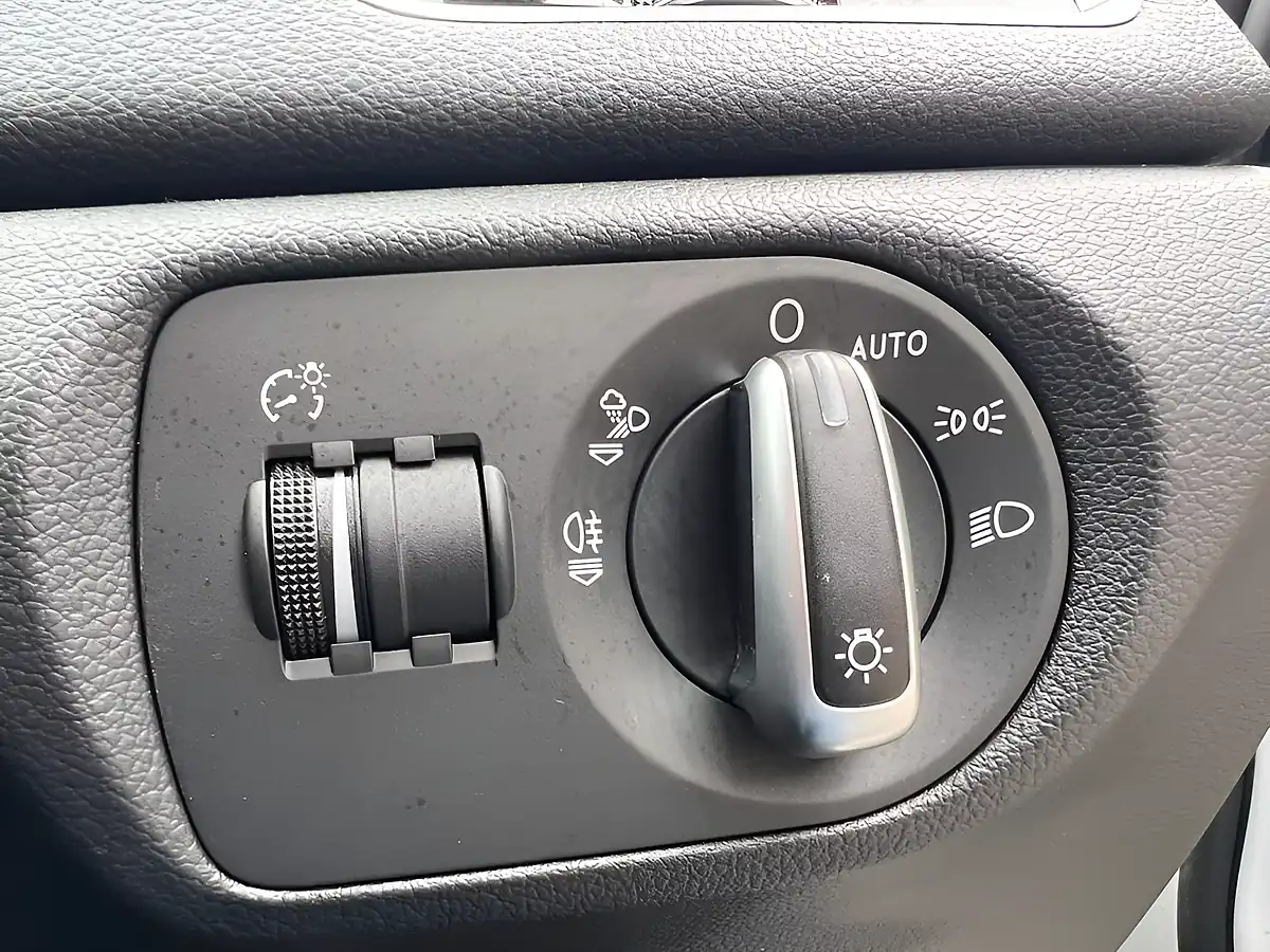 Used 2018 Audi Q3 Black Edition White - Interior and Exterior details 19