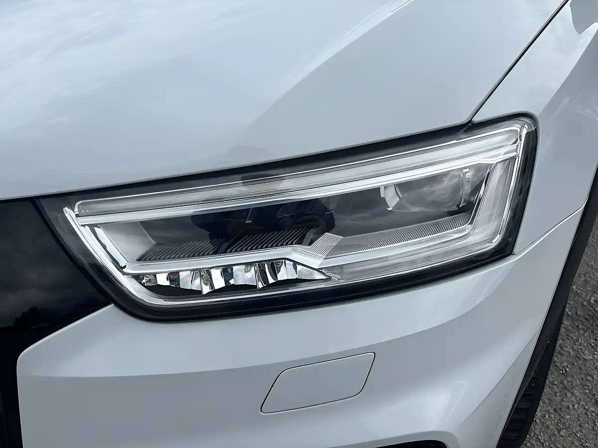 Used 2018 Audi Q3 Black Edition White - Interior and Exterior details 17