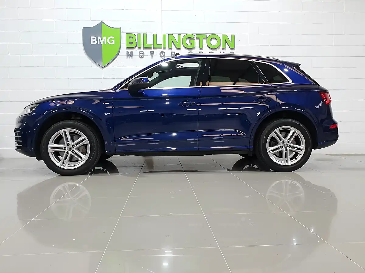 Used 2018 Audi Q5 S Line Blue - Interior and Exterior details 4