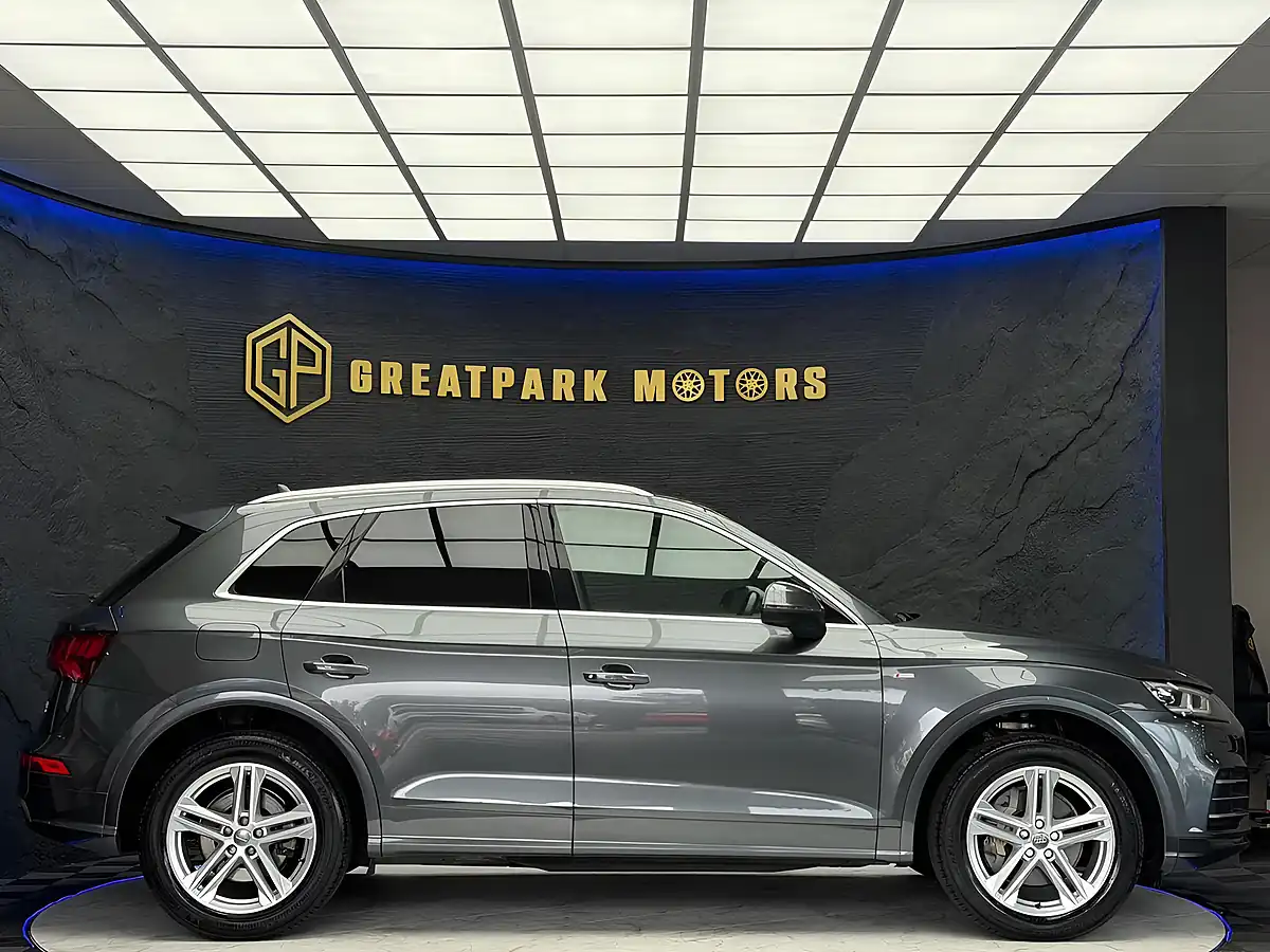 Used 2018 Audi Q5 S Line Grey - Interior and Exterior details 4