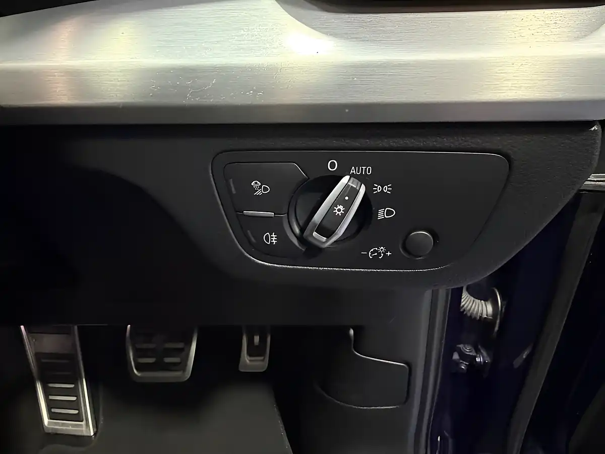 Used 2018 Audi Q5 S Line Nevarra Blue - Interior and Exterior details 20
