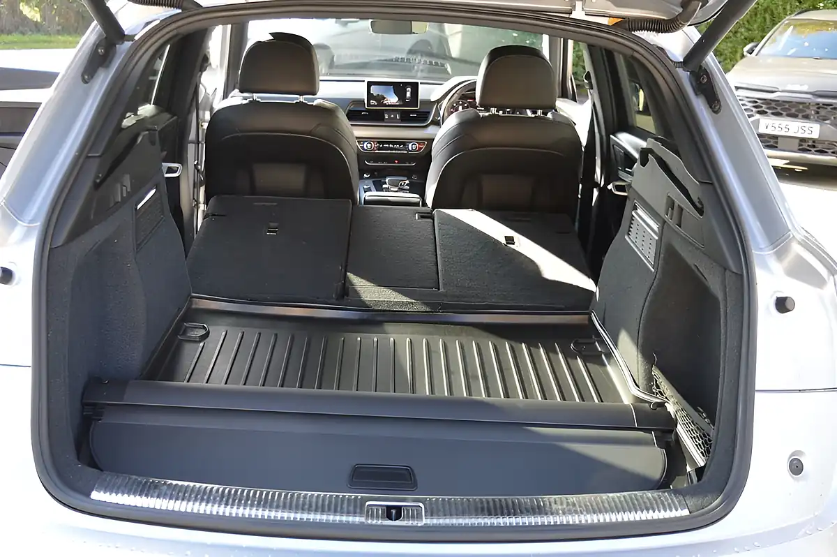 Used 2018 Audi Q5 S Line Silver - Interior and Exterior details 12