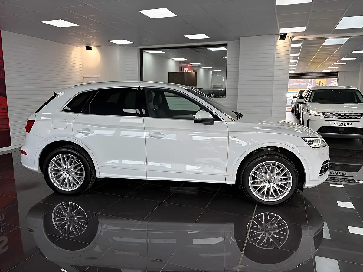 Used 2018 Audi Q5 S Line White - Interior and Exterior details 3