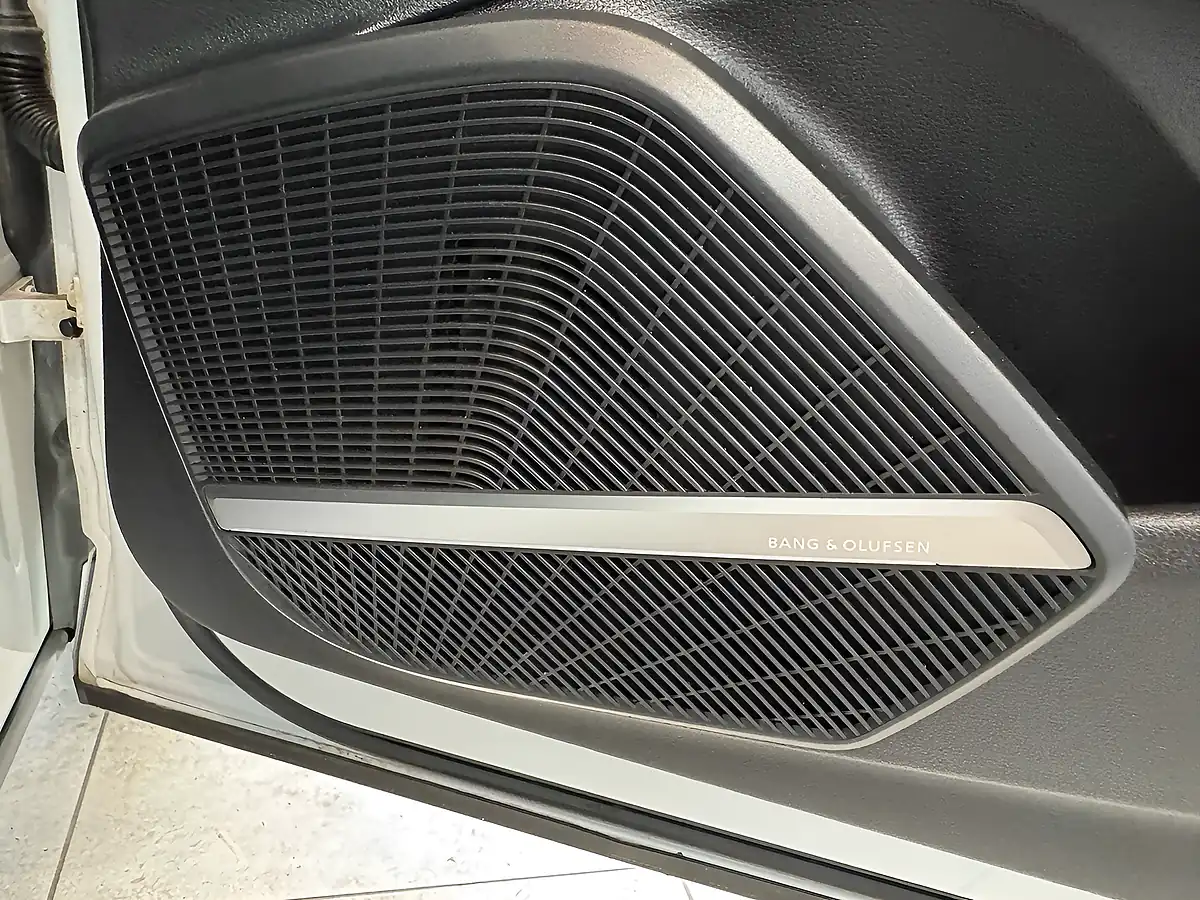 Used 2018 Audi Q5 S Line White - Interior and Exterior details 14