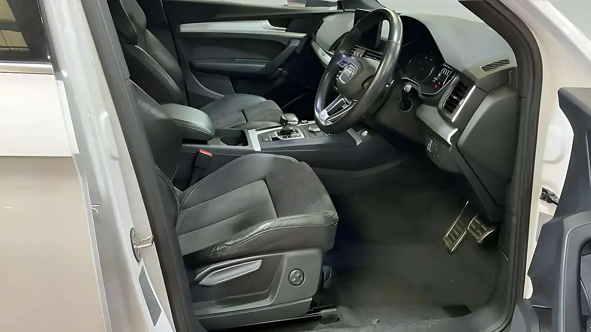 Used 2018 Audi Q5 S Line White - Interior and Exterior details 5