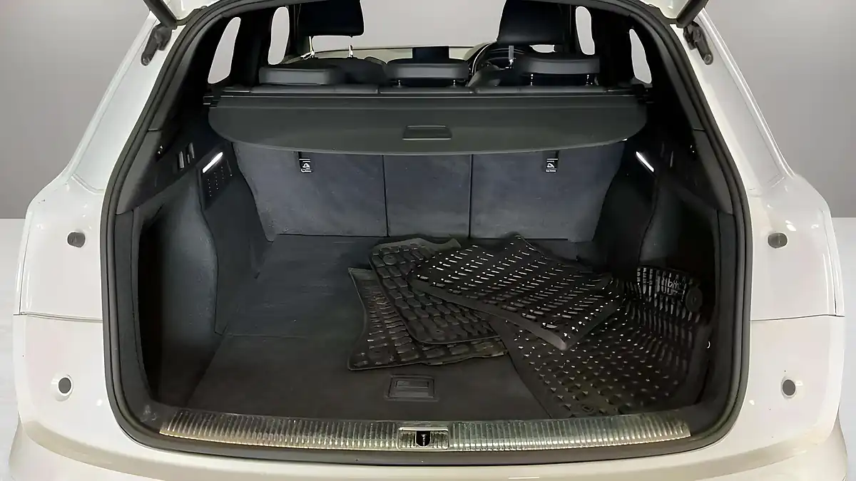 Used 2018 Audi Q5 S Line White - Interior and Exterior details 9