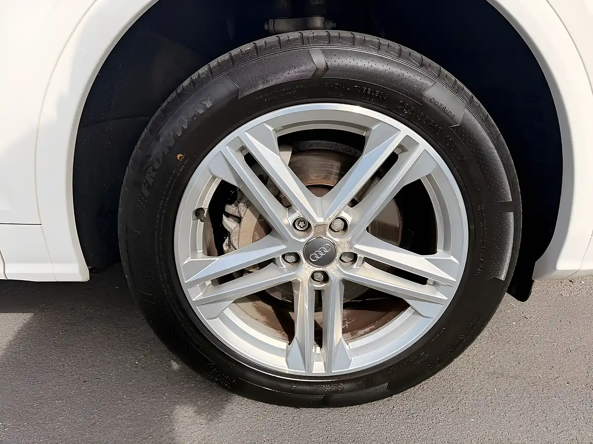 Used 2018 Audi Q5 S Line White - Interior and Exterior details 4