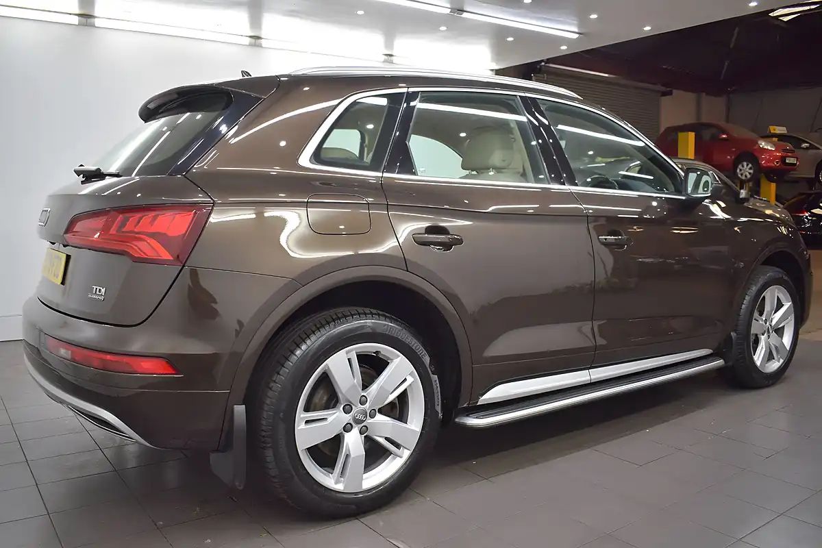 Used 2018 Audi Q5 Sport Brown - Front View