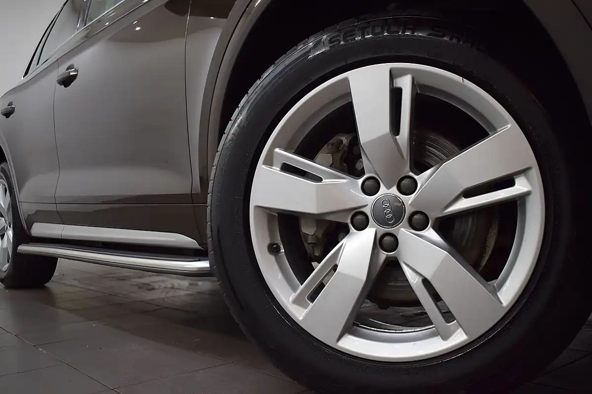 Used 2018 Audi Q5 Sport Brown - Interior and Exterior details 11