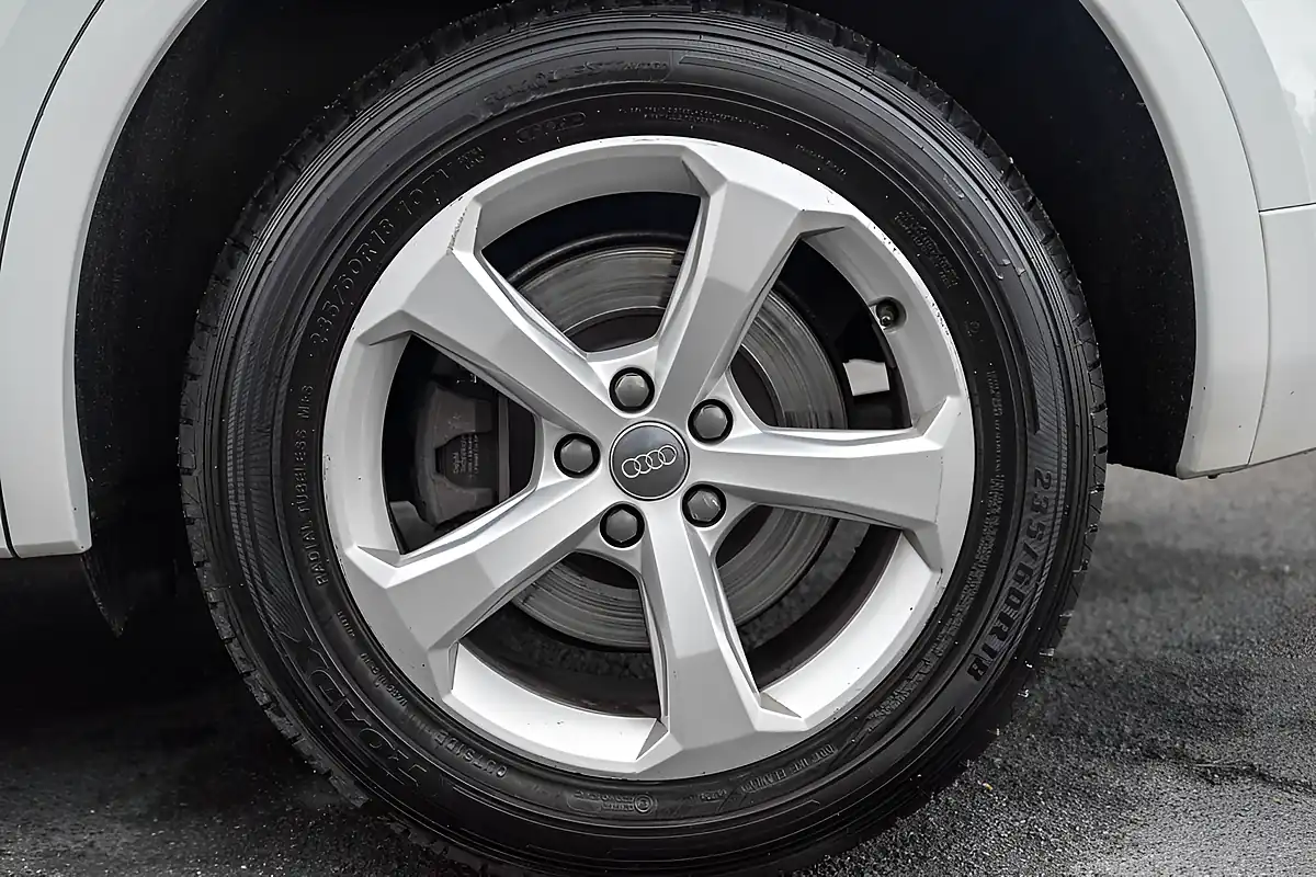 Used 2018 Audi Q5 Sport Glacier White - Interior and Exterior details 13