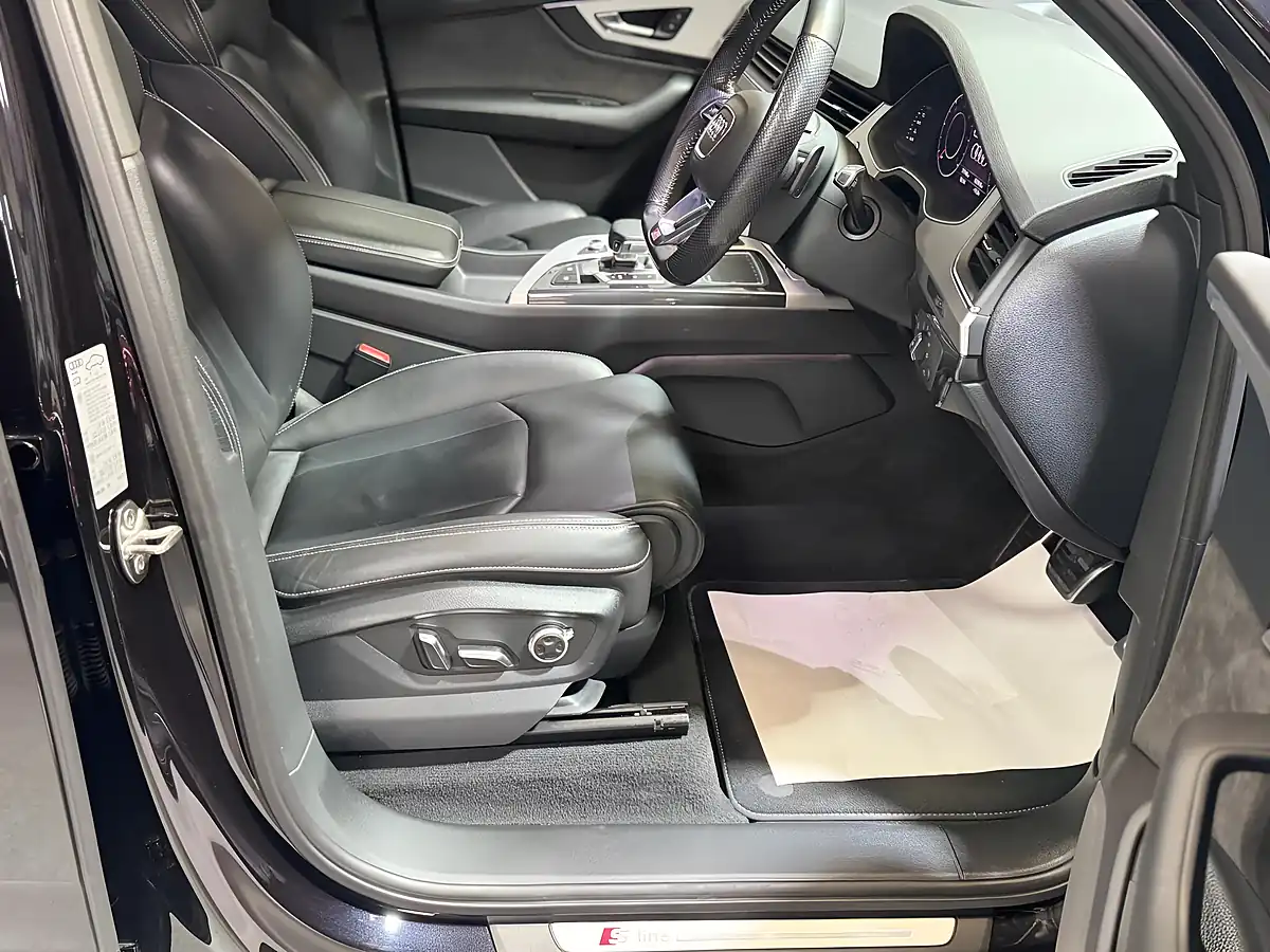 Used 2018 Audi Q7 Black Edition Black - Interior and Exterior details 14