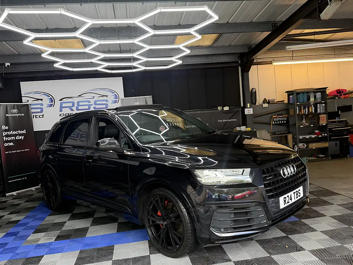 Used 2018 Audi Q7 Black Edition Black - Interior and Exterior details 11