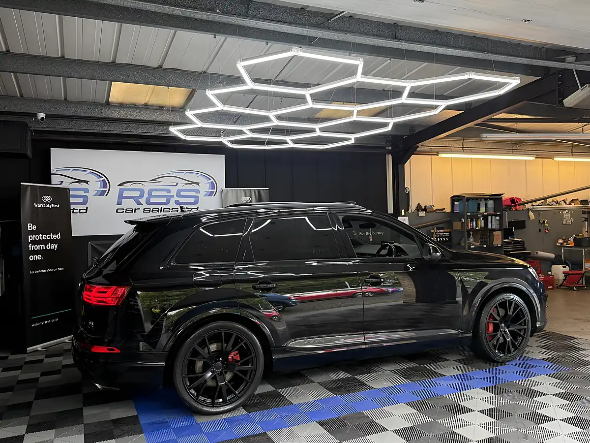 Used 2018 Audi Q7 Black Edition Black - Interior and Exterior details 4