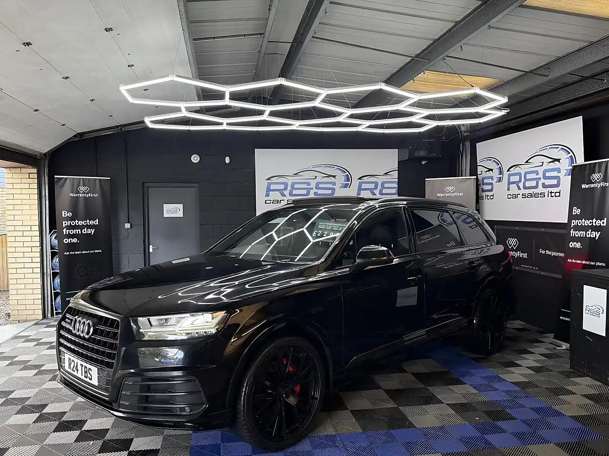 Used 2018 Audi Q7 Black Edition Black - Interior and Exterior details 7