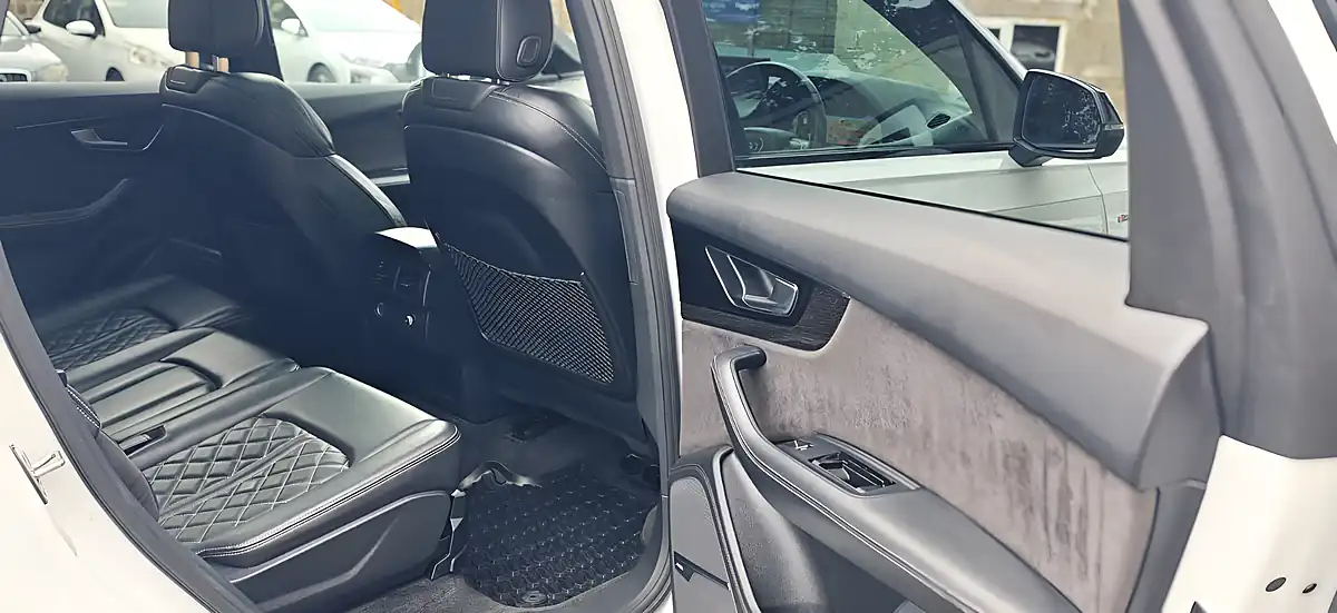 Used 2018 Audi Q7 Black Edition Glacier White - Interior and Exterior details 10