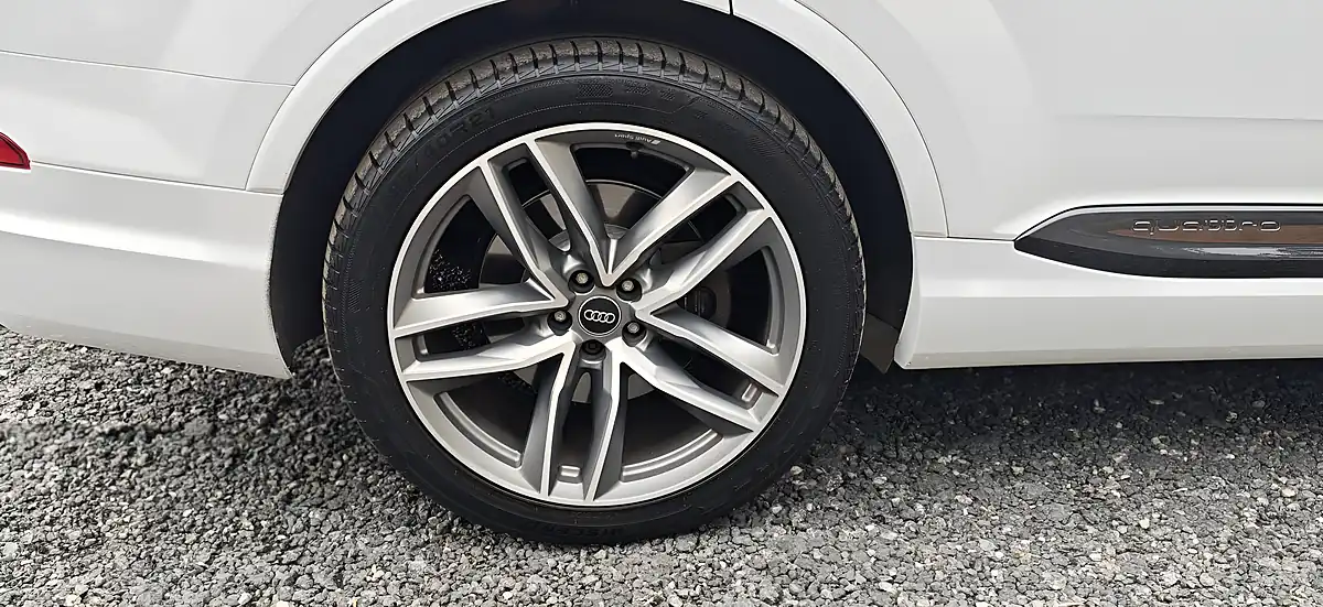 Used 2018 Audi Q7 Black Edition Glacier White - Interior and Exterior details 14