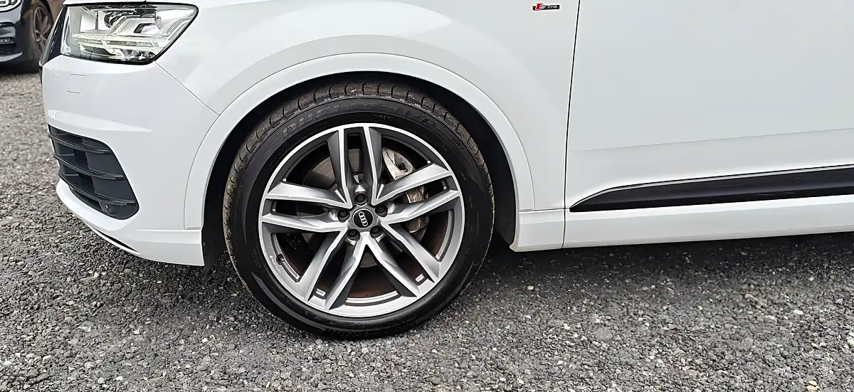 Used 2018 Audi Q7 Black Edition Glacier White - Interior and Exterior details 7