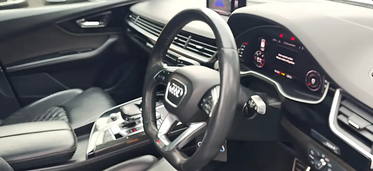 Used 2018 Audi Q7 Black Edition Glacier White - Interior and Exterior details 9