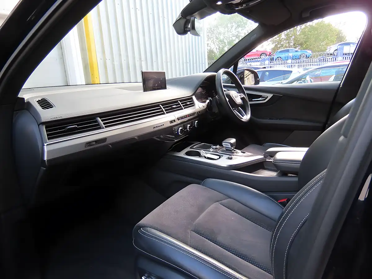 Used 2018 Audi Q7 S Line Black - Interior and Exterior details 10