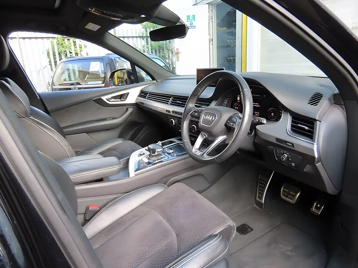 Used 2018 Audi Q7 S Line Black - Interior and Exterior details 7