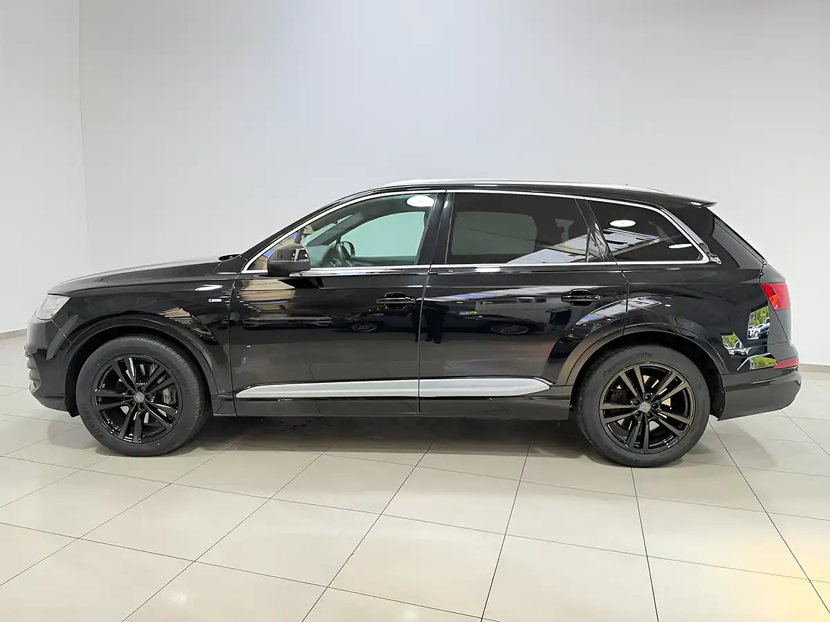 Used 2018 Audi Q7 S Line Black - Interior and Exterior details 7