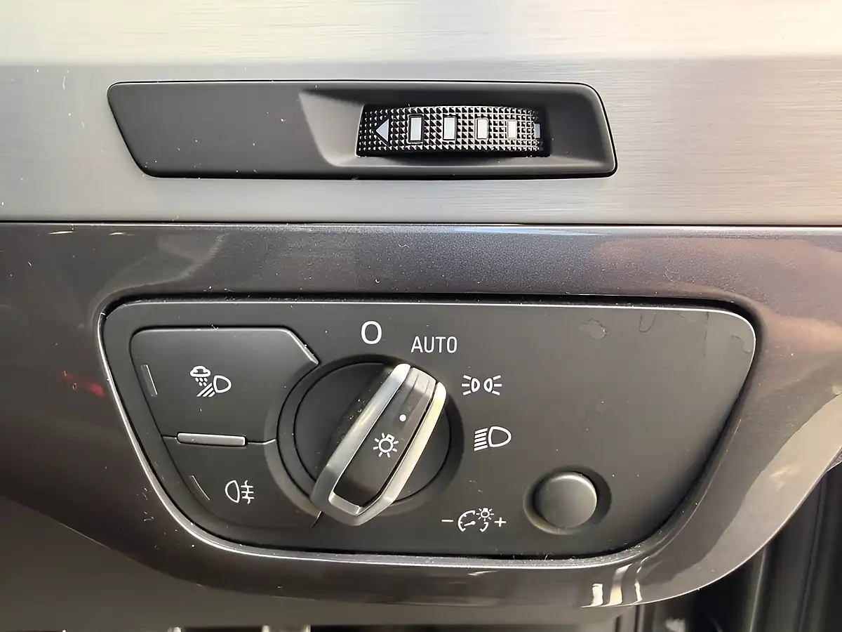 Used 2018 Audi Q7 S Line Grey - Interior and Exterior details 13