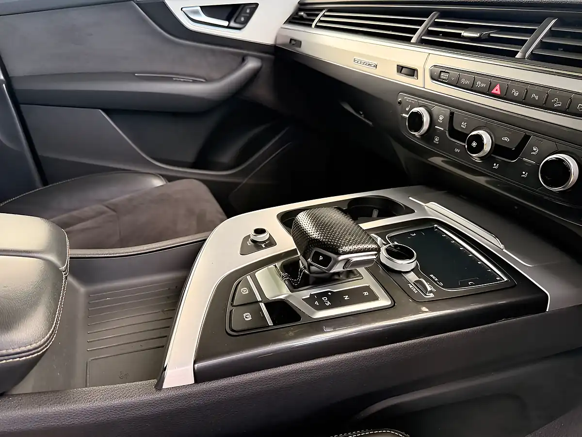 Used 2018 Audi Q7 S Line Grey - Interior and Exterior details 14