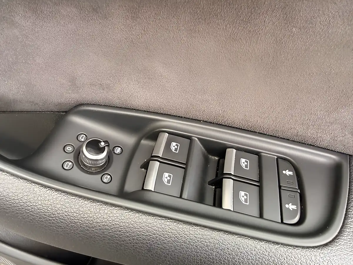 Used 2018 Audi Q7 S Line Grey - Interior and Exterior details 15