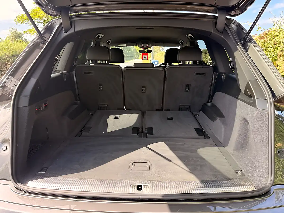 Used 2018 Audi Q7 S Line Grey - Interior and Exterior details 18