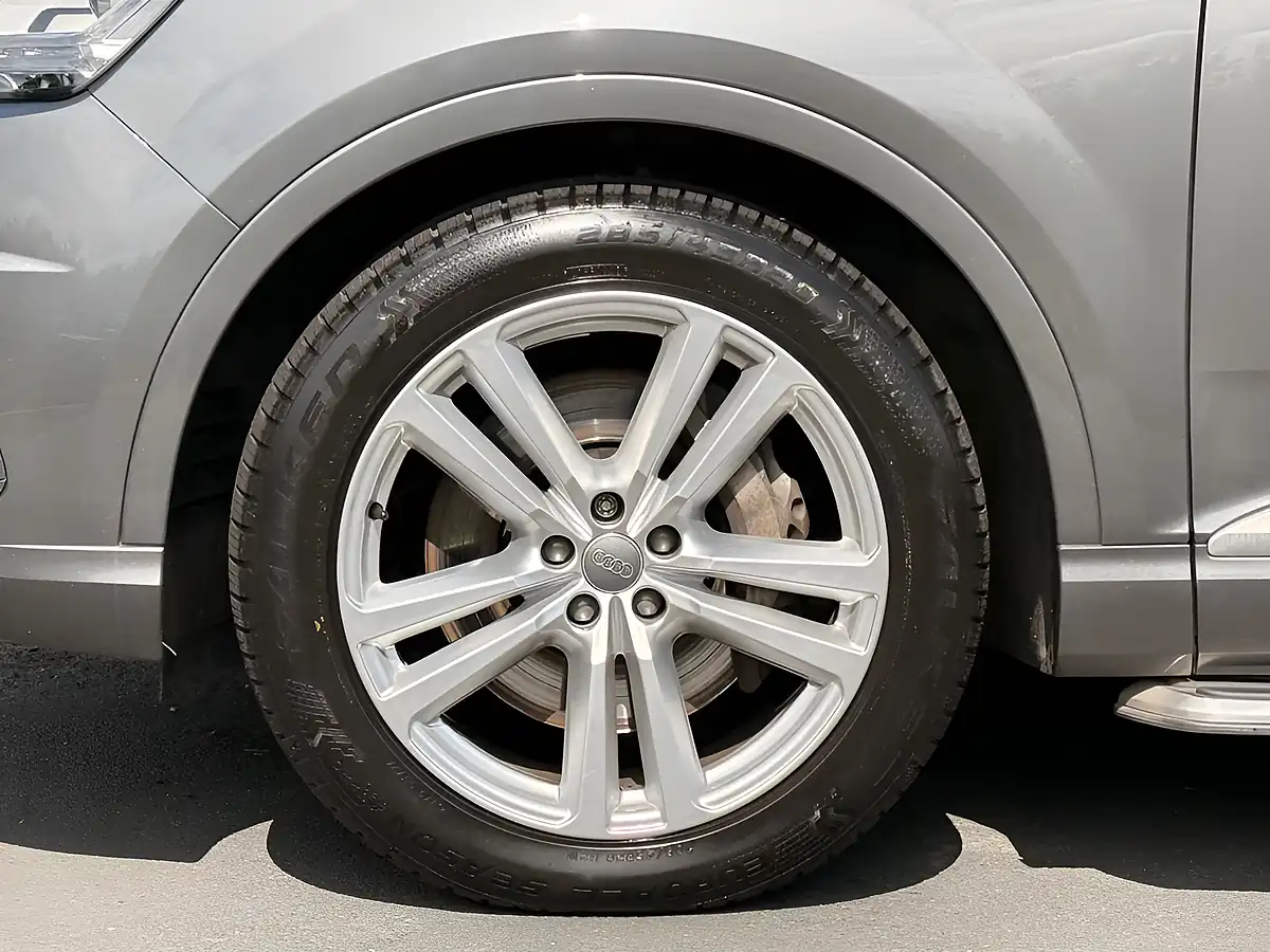 Used 2018 Audi Q7 S Line Grey - Interior and Exterior details 19