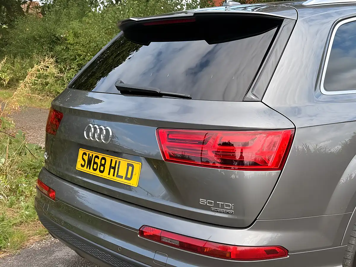 Used 2018 Audi Q7 S Line Grey - Interior and Exterior details 5