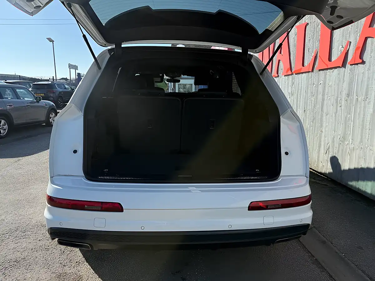 Used 2018 Audi Q7 S Line White - Interior and Exterior details 16
