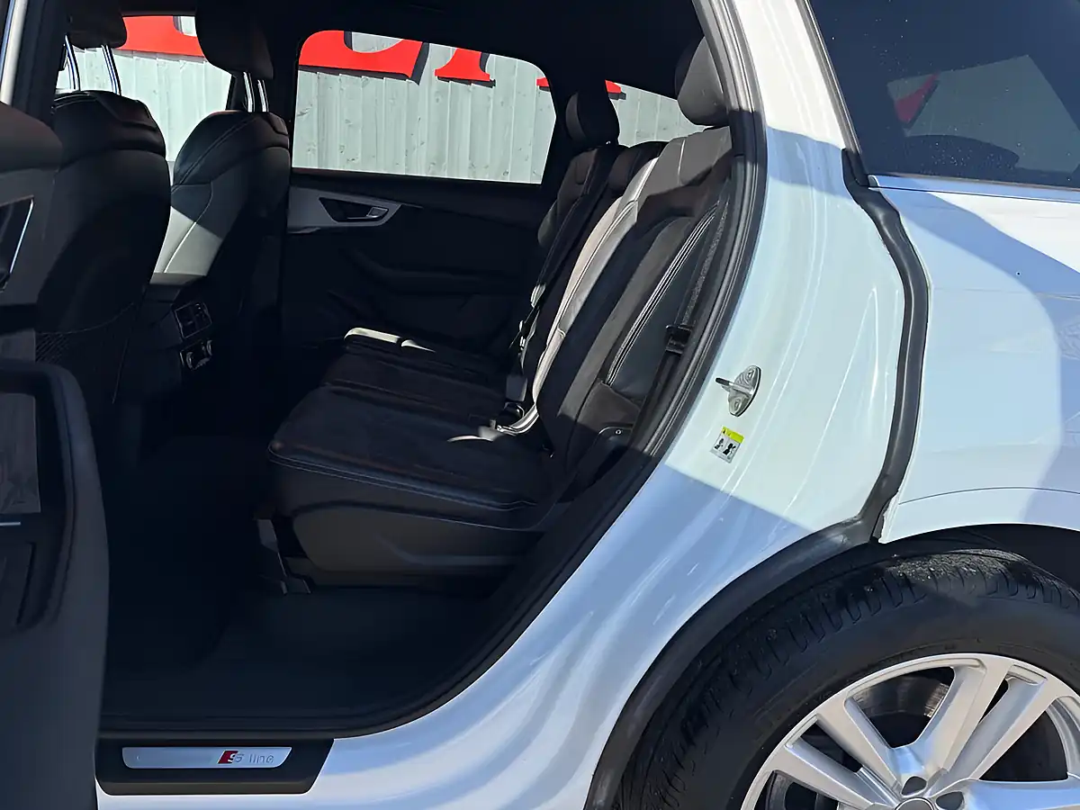 Used 2018 Audi Q7 S Line White - Interior and Exterior details 3